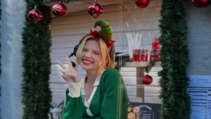Found a Homeless Billionaire Husband for Christmas
